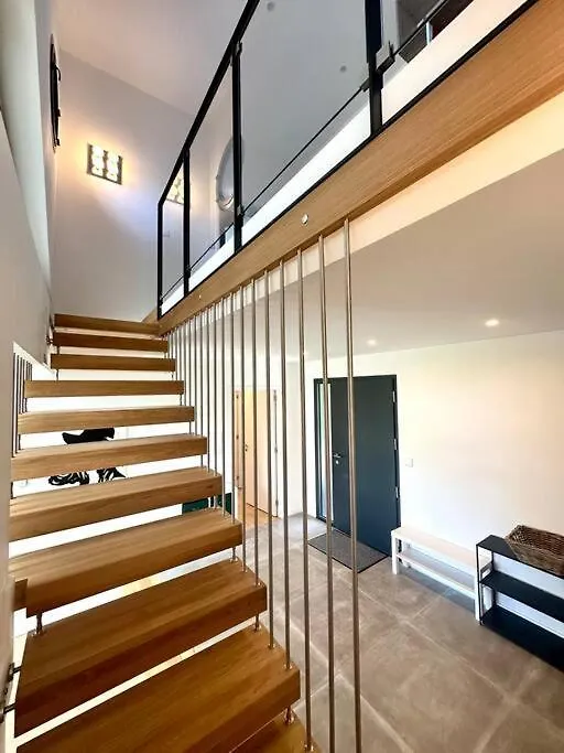 Maison Moderne Avec Vue Imprenable - 5Min Du Lac Crots